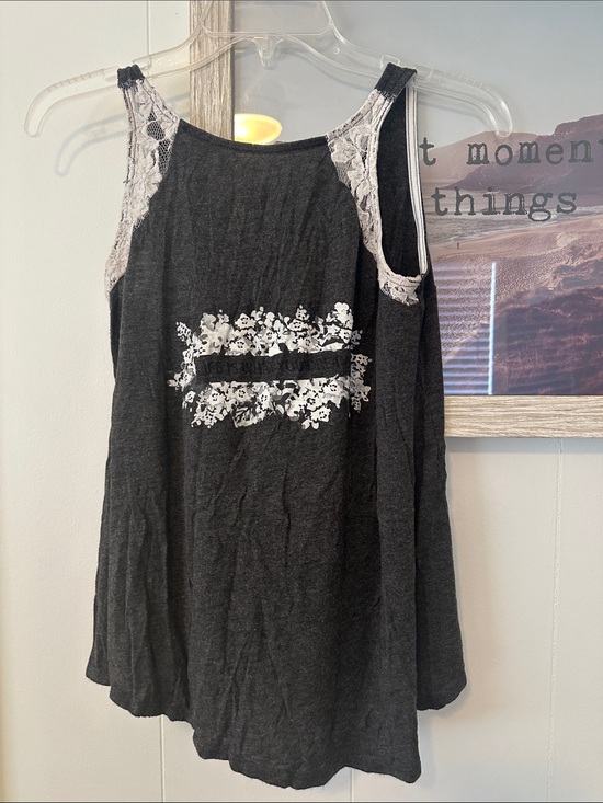 Vanity Tops - Size XSmall Vanity Charcoal Gray Tank Top with White Floral Graphic &  Lace Trim